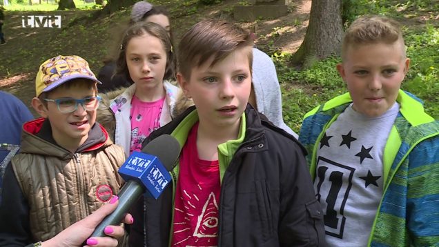 Školáci zo ZŠ na Ul.Pavla Mudroňa čistili Malú horu