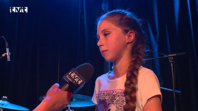 Žiaci ZUŠ na Ul. Mudroňa v hre na bicie a gitaru koncertovali v centre mesta