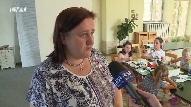 Počas prázdnin sa dá aj čo to nové naučiť, napríklad maľovať na sklo