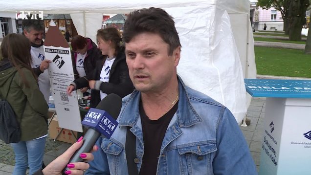 Aj v uliciach Martina ste mohli stretnúť dobrovoľníkov označených bielou pastelkou