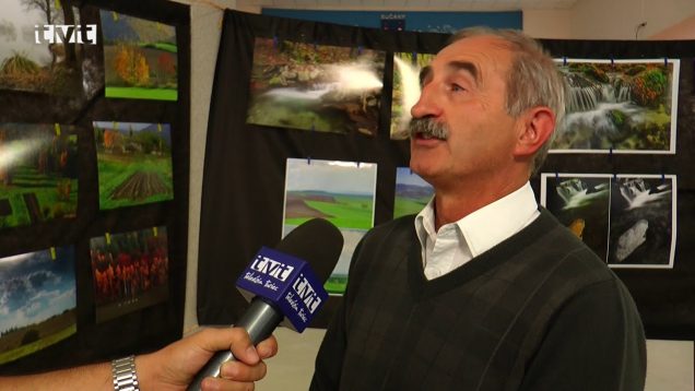Fotograf Jozef Urban si výstavu vlastných fotografií dal ako darček k životnému jubileu