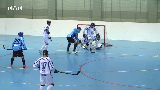 Martinskí hokejbalisti vyhrali nad nitrianskymi rytiermi po samostatných nájazdoch