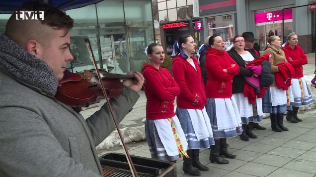 Fašiangové zvyky prišli v podaní FS Kriváň aj na Divadelné námestie