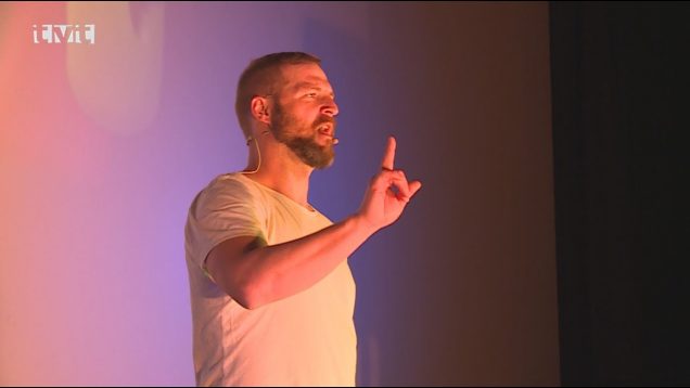 O drogách v divadle jedného herca s Martinom Žákom