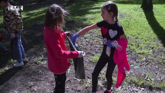 Žiaci zo ZŠ na Ul.P.Mudroňa vyčistili Malú horu