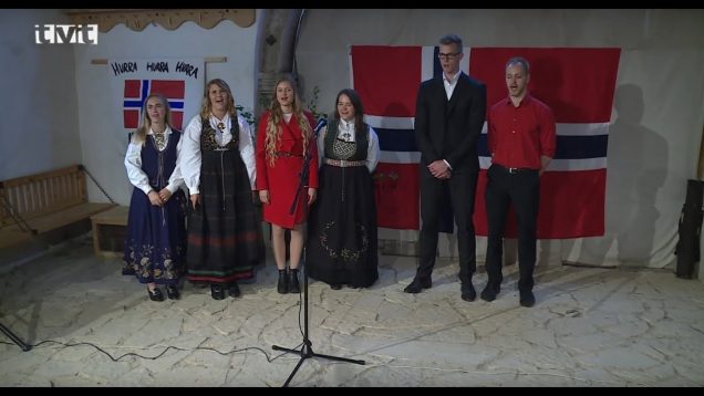 Ďaleko od domova v Múzeu slovenskej dediny si nórski študenti pripomenuli Deň ústavy