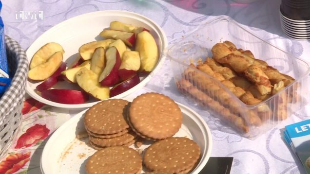 Pre občanov, ktorí odchádzajú z práce domov na bicykli bolo pripravené občerstvenie