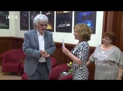 Martinskému hercovi Jánovi Kožuchovi zagratulovali k 70-tým narodeninám priamo na javisku