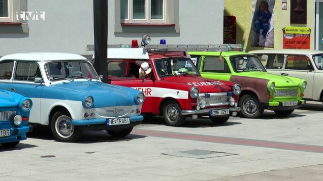 Na Divadelnom námestí prispeli trabantisti z celého Slovenska na špeciálny bicykel