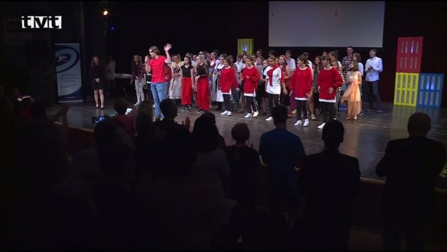 Slávnostnou akadémiou oslavovali na Gymnáziu Jozefa Lettricha 25.narodeniny