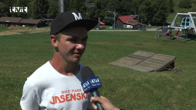 Do Jasenskej doliny si prišli zasúťažiť v zjazdnej cyklistike nielen Slováci