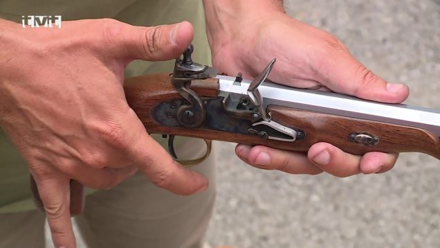 Na strelnici v Sučanoch sa strieľalo z historických zbraní