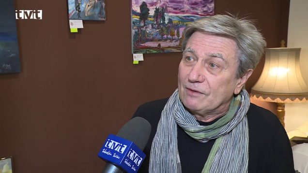 Priestory martinskej kaviarničky spríjemňujú obrazy Miloslava Račeka