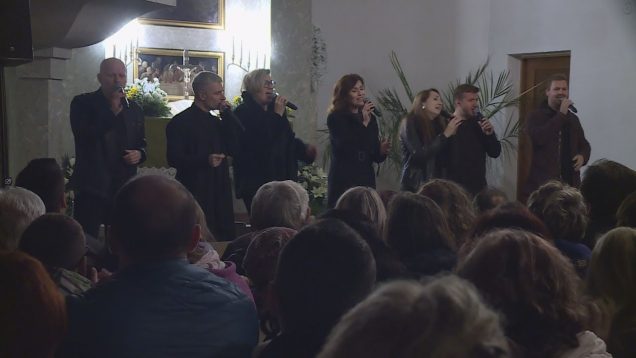 Muzikanti z hudobného zoskupenia Fragile sa predstavili divákom v Turanoch