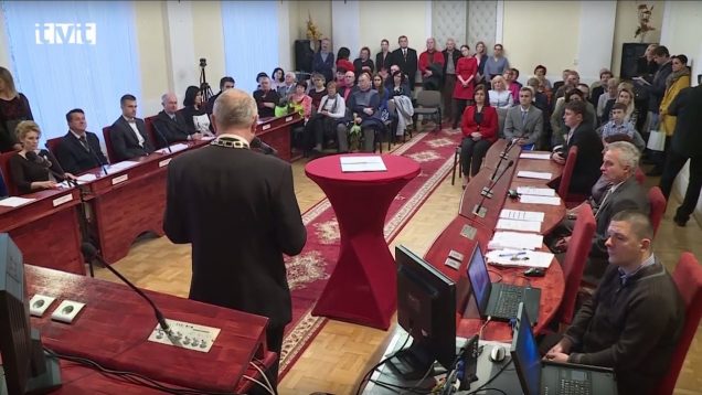 Na ustanovujúce MsZ vo Vrútkach prišla aj županka Erika Jurinová