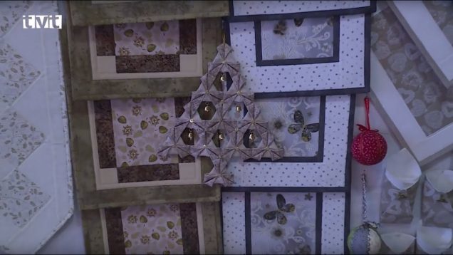 Šikovné žienky z klubu Kreatív Patchwork priniesli na mestský úrad kúsok Vianoc