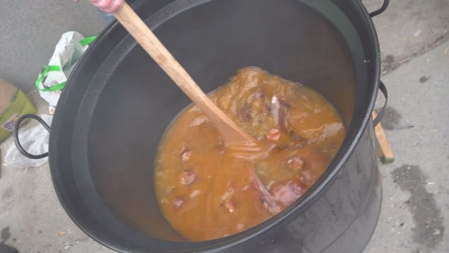 Spolupráca ESŠ s Komunitným centrom na Bambuskách vyústila do varenia kapustnice