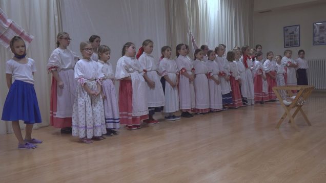 Žiaci zo ZŠ Aurela Stodolu pripravili vianočné vystúpenie pre bývalých učiteľov