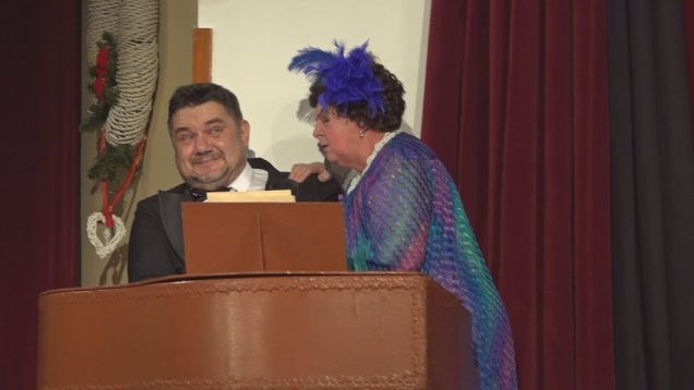 Ochotníci zo Žabokriek predviedli publiku svoju novú hru Úžasná