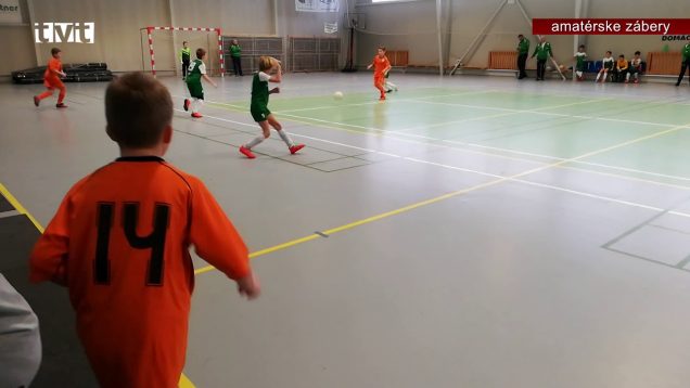 Pred Vianocami si v Dražkovciach zahrali futbal najmenšie futbalové nádeje