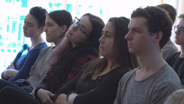 Študenti GVPT besedovali s diplomatom z amerického Texasu