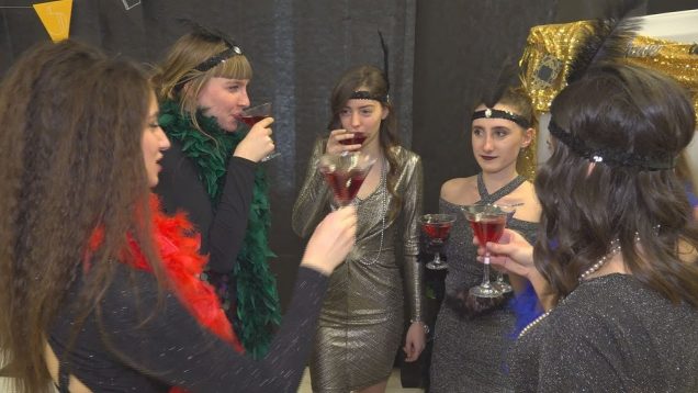 Študenti SOŠOaS pripravili pri príležitosti MDŽ program pre zamestnancov školy