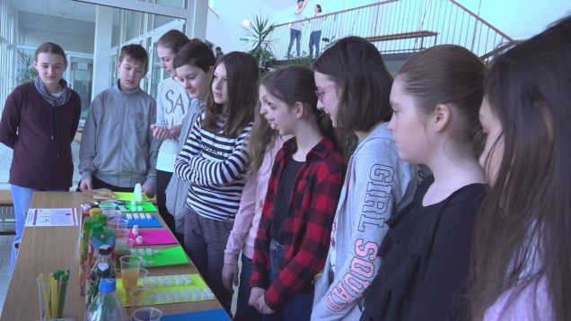 Študenti zubného lekárstva JLF UK pripravili pre žiakov prezentáciu, ako sa starať o zuby