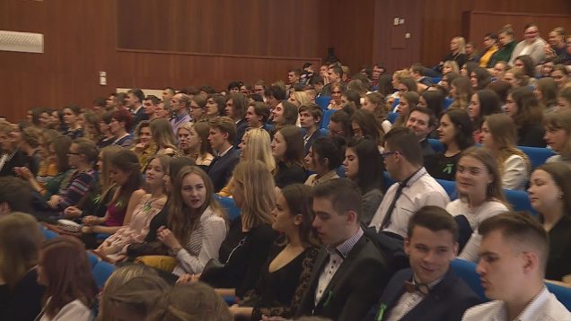Maturanti Gymnázia V.Paulinyho-Tótha sa rozlúčili so spolužiakmi slávnostnou akadémiou