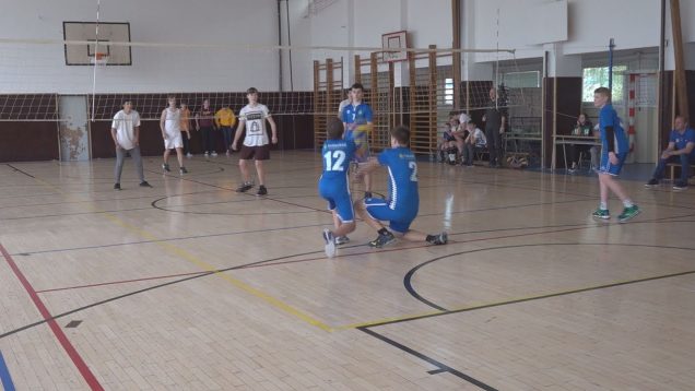 V telocvični ZŠ Alexandra Dubčeka sa konalo krajské kolo v MIDI volejbale