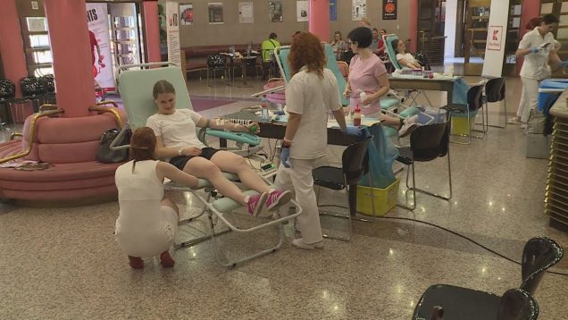 Do divadla prišli darovať to najcennejšie desiatky darcov krvi