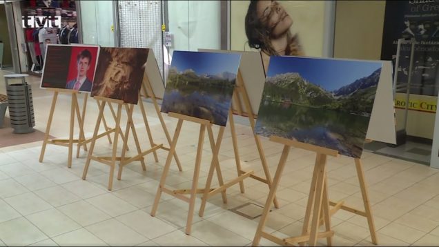 Klavírista Ján Rau vystavuje zbierku svojich autorských fotografii