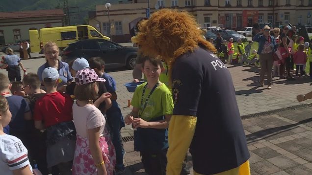 Vrútocké detí dostali ako darček vystúpenia policajtov a záchranárov