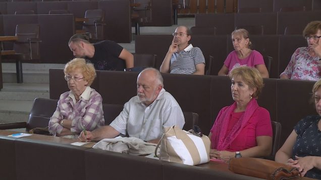 Primátor zvolal do veľkej zasadačky zasadnutie komisie školstva