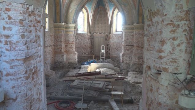 Pri obnove kostola v Slovanoch sa našli murované základy ďalších stavieb