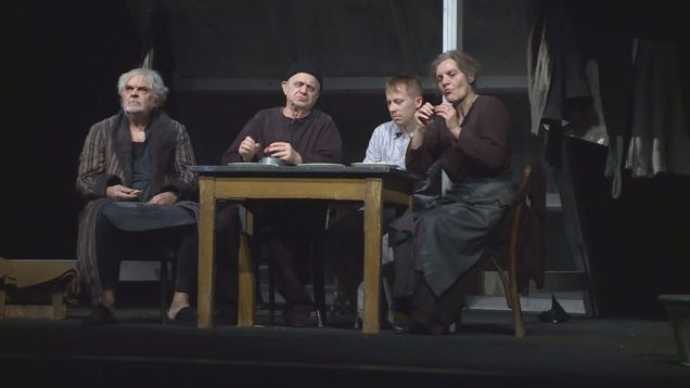 Martinskí herci naštudovali klasickú hru Matka v podobe blízkej modernému divákovi