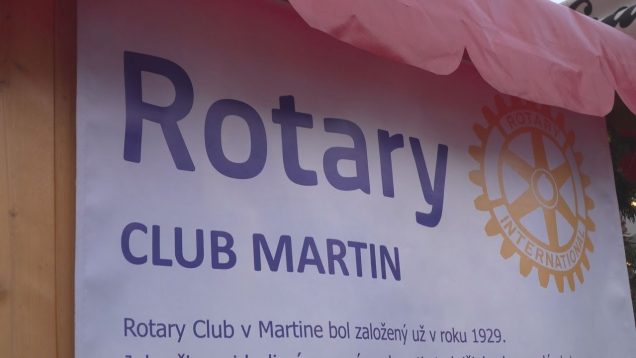 Martinskí  rotariáni opäť pred  Vianocami ponúkali charitatívny punč