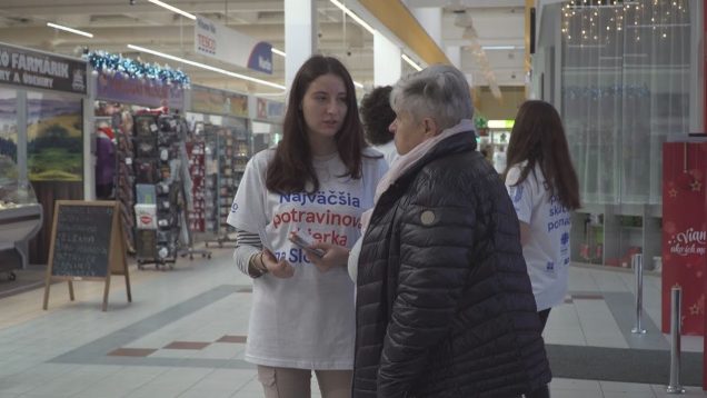 Rodiny v núdzi budú mať krajšie Vianoce aj vďaka charitatívnej Tesco zbierke potravín
