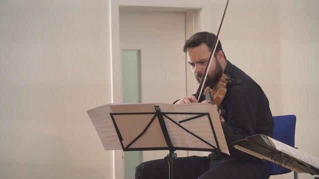 Vrútočania si mohli v predvianočnom čase vychutnať hudobné majstrovstvo Dalibora Karvaya