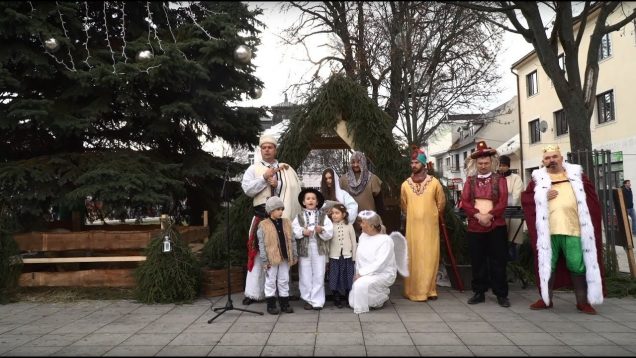 Živý betlehém na Divadelnom námestí v Martine