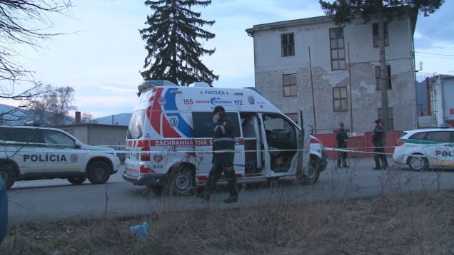 Alkoholom podgurážený päťdesiatnik unikal pred políciou v sanitke