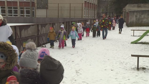 Deti z MŠ Podhájska šírili v uliciach MČ Podháj fašiangové tradície
