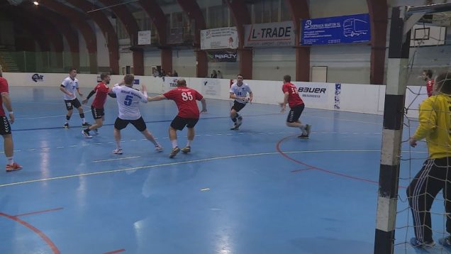 Jarnú časť súťaže začali martinskí hádzanári tesným víťazstvom proti Pezinku