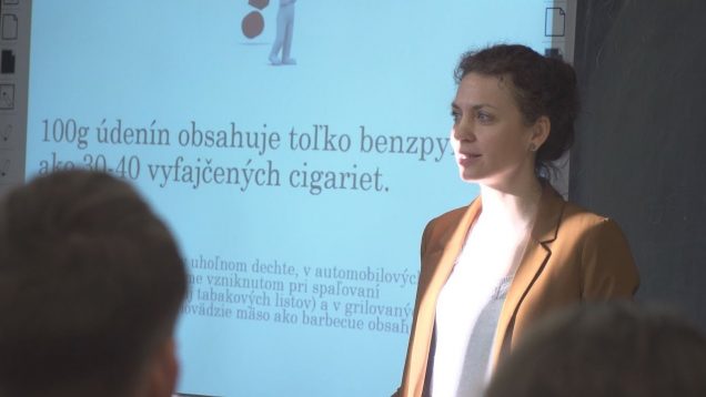 Na gymnáziu vo Vrútkach prebiehal ďalší ročník zážitkového učenia o rakovine