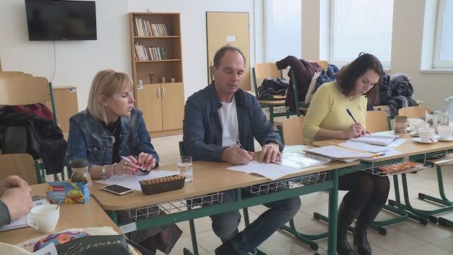 Zasadnutie školskej komisie v  komunitnom centre bolo aj s programom v podaní Fenixu