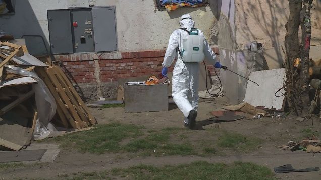 Vo Vrúkach sú obyvatelia Kafendovej ulice pod prísnym dohľadom