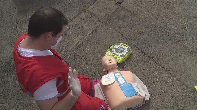 Defibrilátor výrazne zvyšuje šance na prežitie