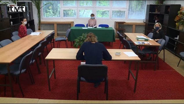 Na osemročnom gymnáziu sa skúške dospelosti v rúškach podrobilo päť maturantov