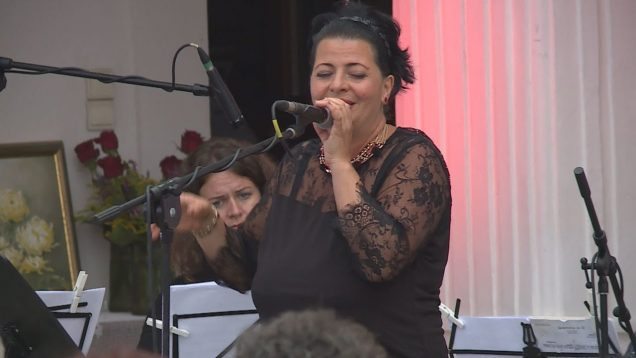 Skvelá Karin Sarkisjan oslnila divákov a rozozvučala ružovú záhradu kaštieľa v Košťanoch nad Turcom