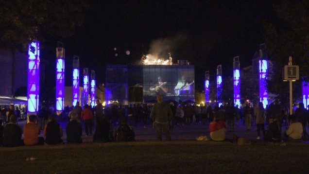 V piatok večer sa budova Millenia premenila na koncertné pódium