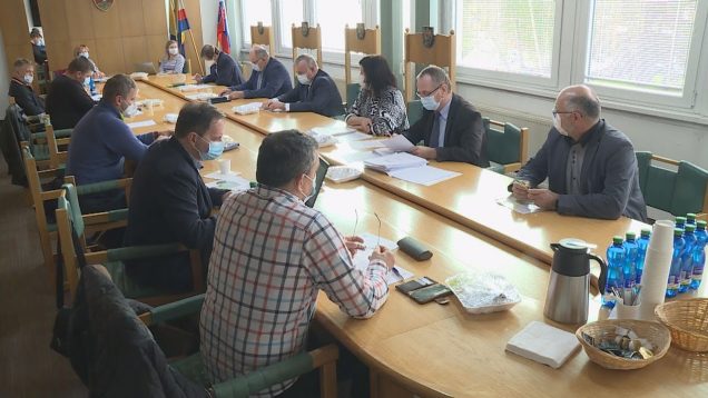 Členovia mestskej rady sa zaoberali desiatkami materiálov